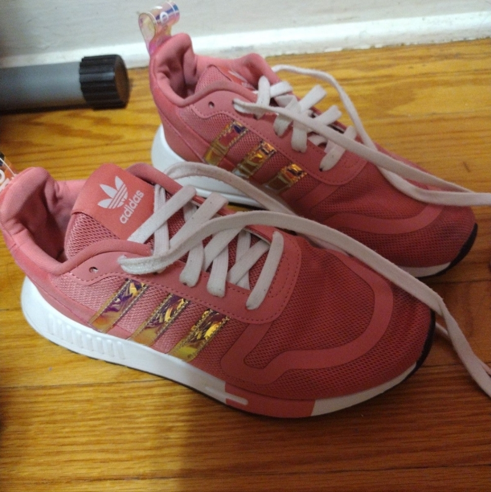 Adidas kids size 5 USA